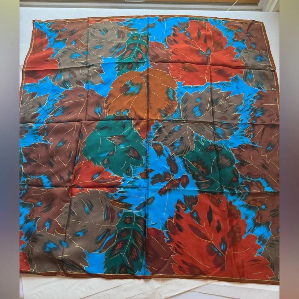 VTG Albert Nipon XIIX Karat 100% Silk Scarf Made in Japan 26” Saks Fifth Ave